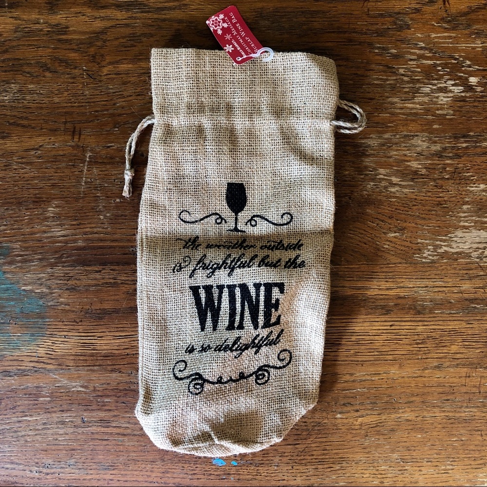 FREE WITH ANY BUNDLE! Wine gift bag🍷
